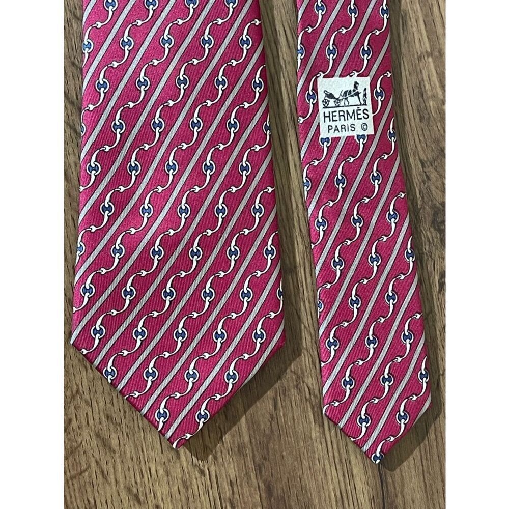 Hermes Pink-Red Silk Wave Pattern Tie - Picture 3 of 6
